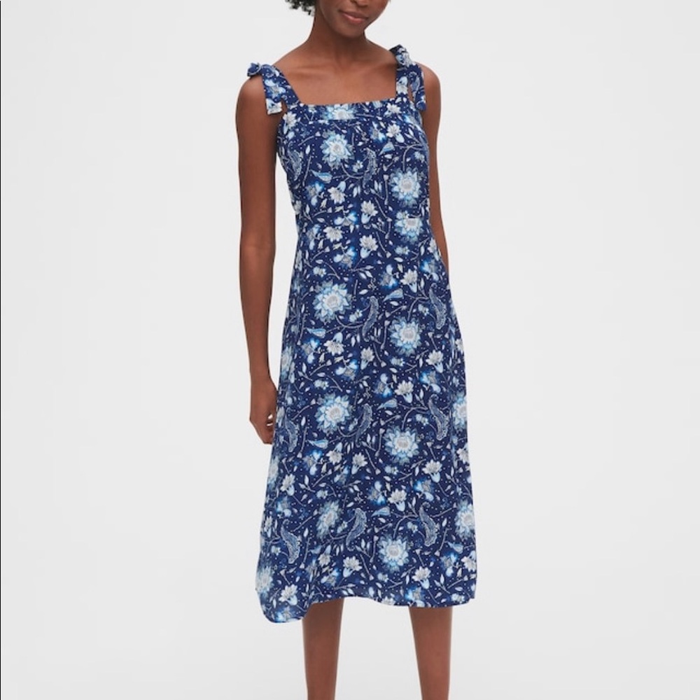 Blue floral dress should ties.